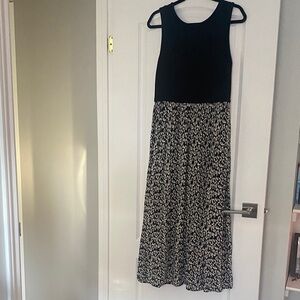 Suzy Shier Black and White Patterned Maxi Dress
